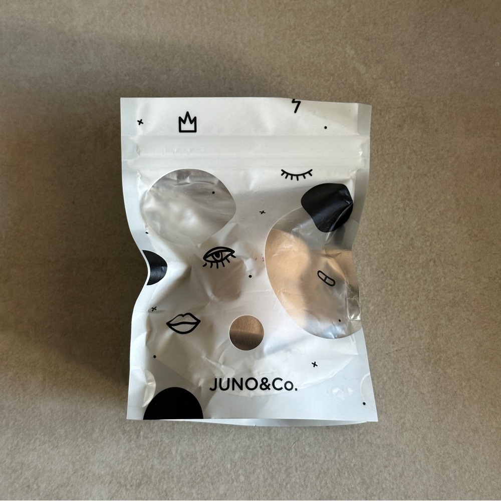 JUNO & Co. Microfiber Velvet Sponge for Flawless Foundation Application